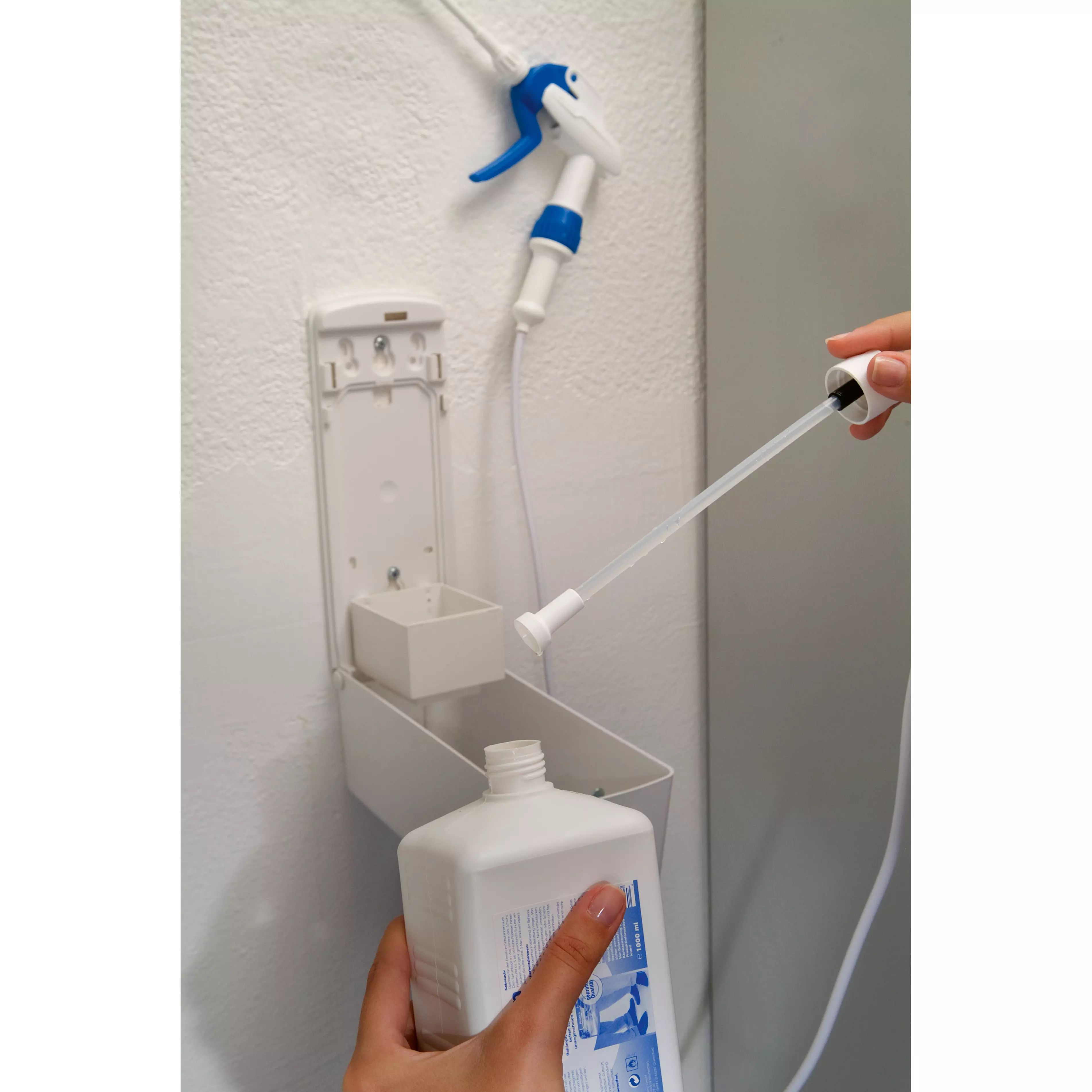 Pedexan® shoe disinfectant dispenser with 1.4 m spray lance